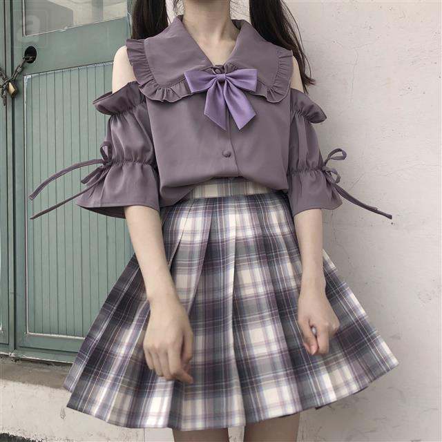 紫上衣+灰白格裙
