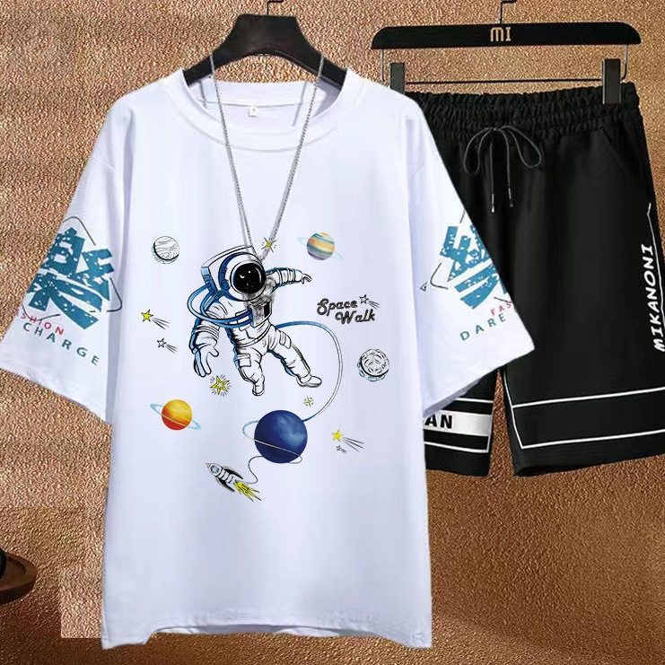 白色/T恤/太空人+黑色/短褲