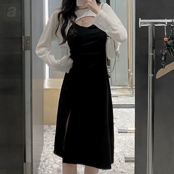 白色罩衫+黑色洋裝