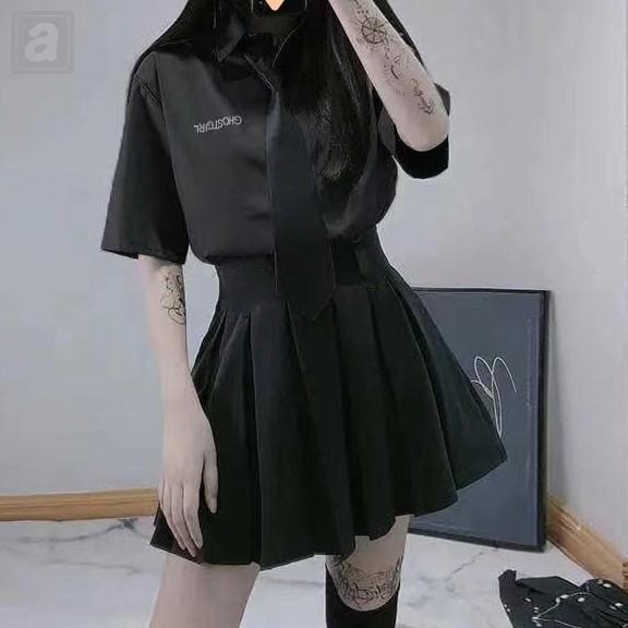 黑色/襯衫+黑色/百褶裙+領帶