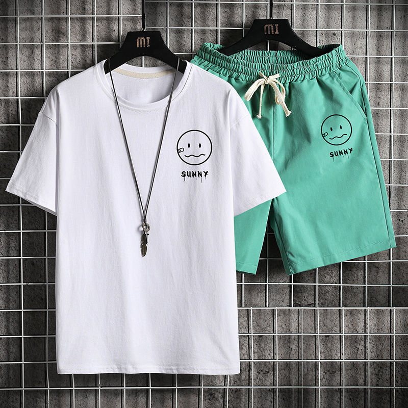 白色/T恤+卡綠色/短褲