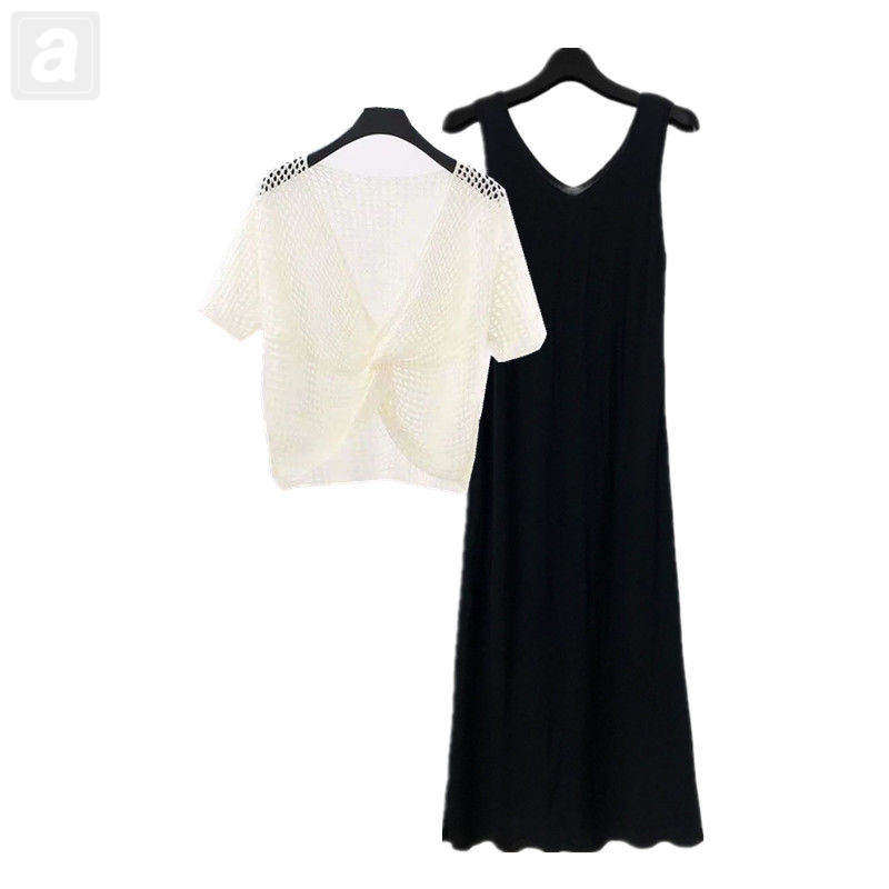 白色/針織衫+黑色/洋裝