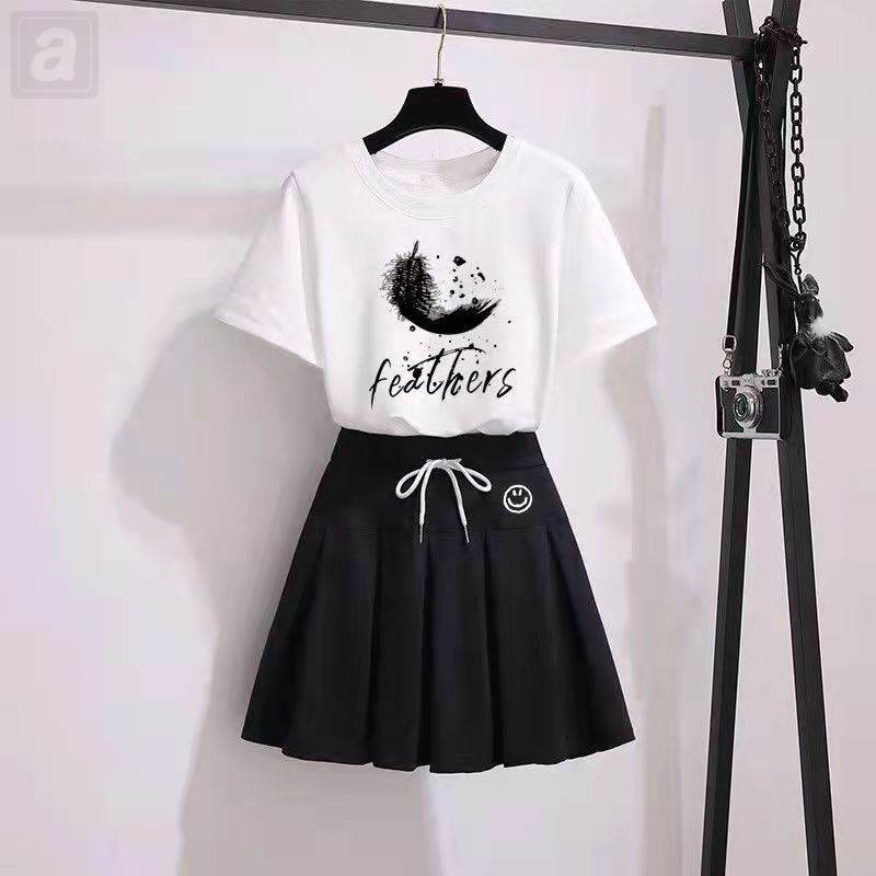 白色/T恤+黑色/短裙1