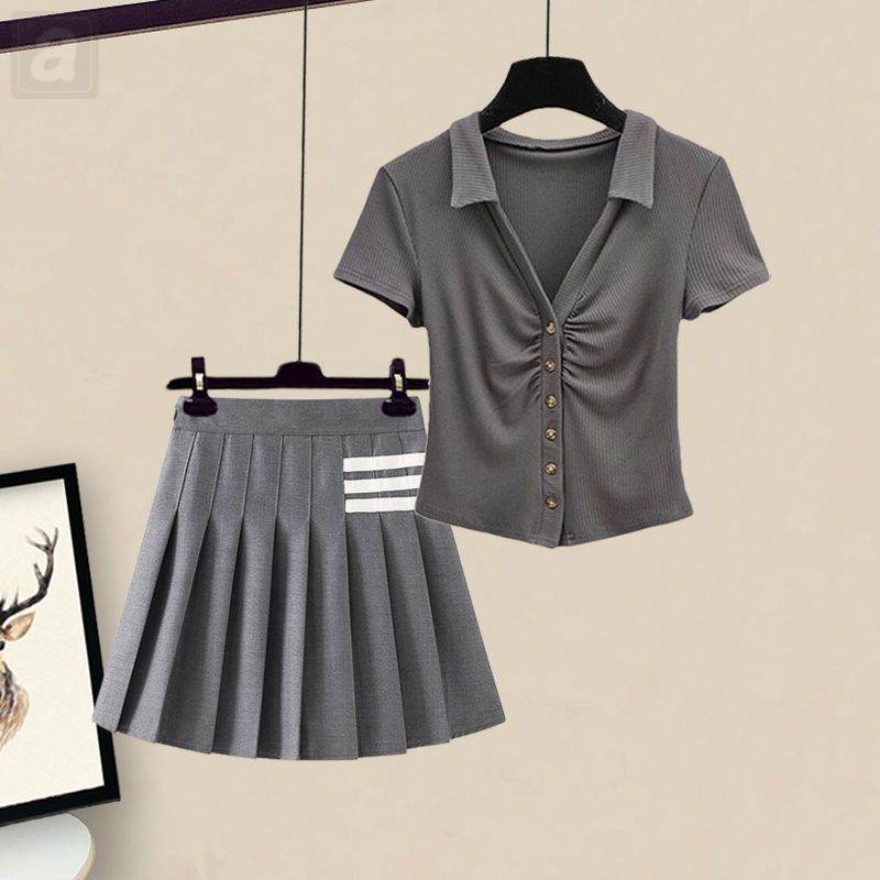 灰色/T恤+灰色/半身裙類
