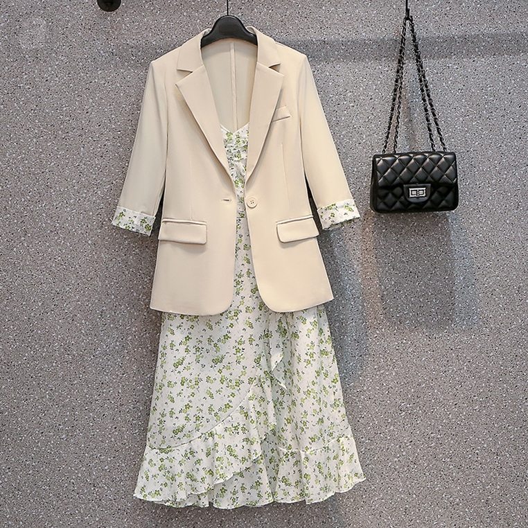 米白色/西裝外套+綠色/短洋裝/兩件套