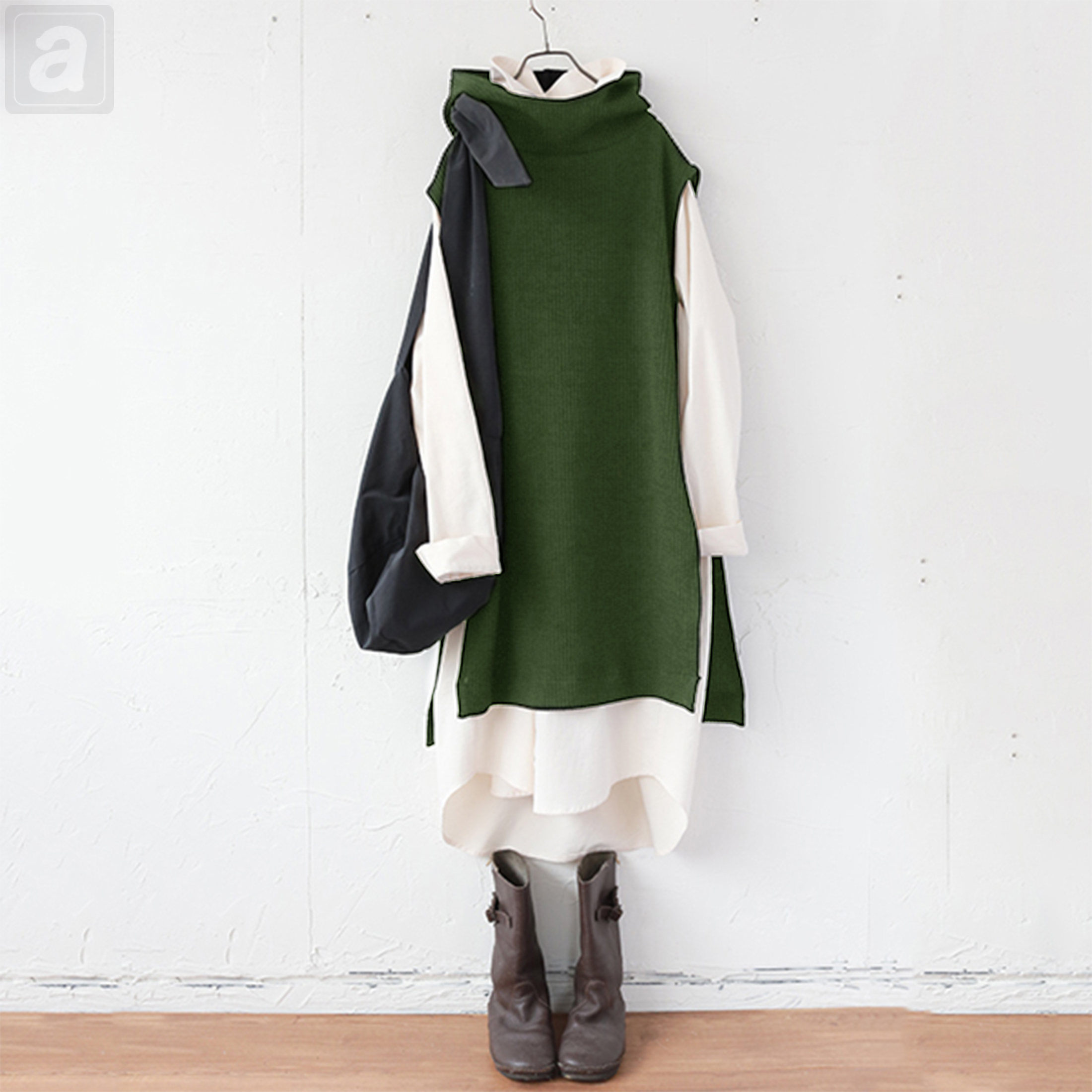 綠色針織+白色連衣裙