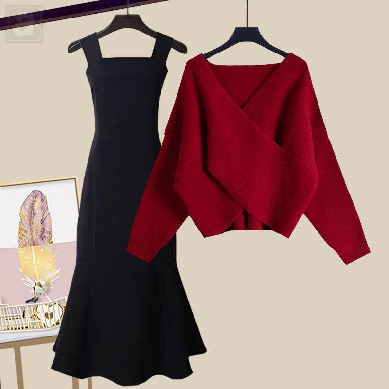 紅色毛衣+黑色長洋裝/套裝