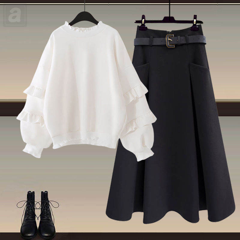 白色衛衣+黑色半身裙
