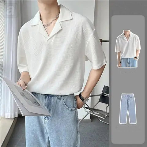 白色襯衫+淺藍牛仔褲