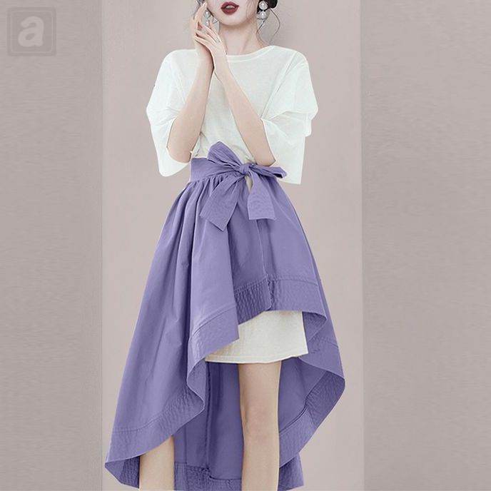 白色/T恤+淺紫色/半身裙