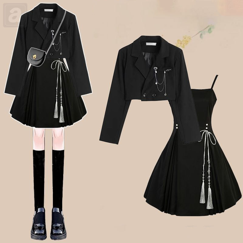 黑色/西裝外套+黑色/洋裝