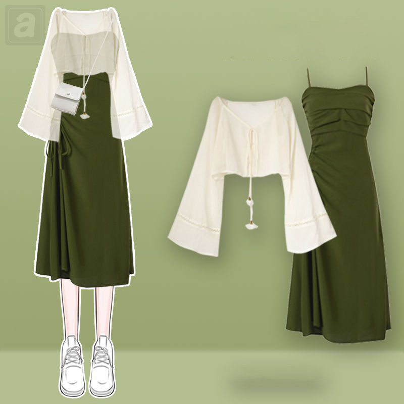 白色上衣+綠色吊帶裙