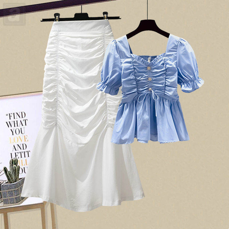 藍色上衣+白色半身裙/套裝