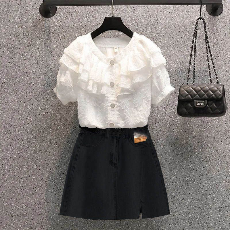 白色/襯衫+黑色/半身裙類